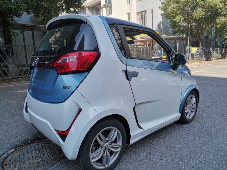 众泰e200新能源纯电动汽车