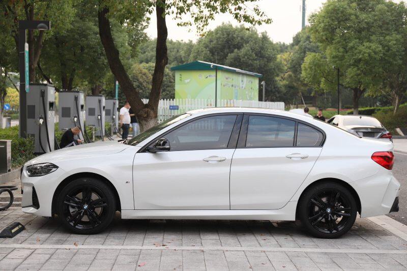 宝马1系2021款宝马125im运动曜夜版