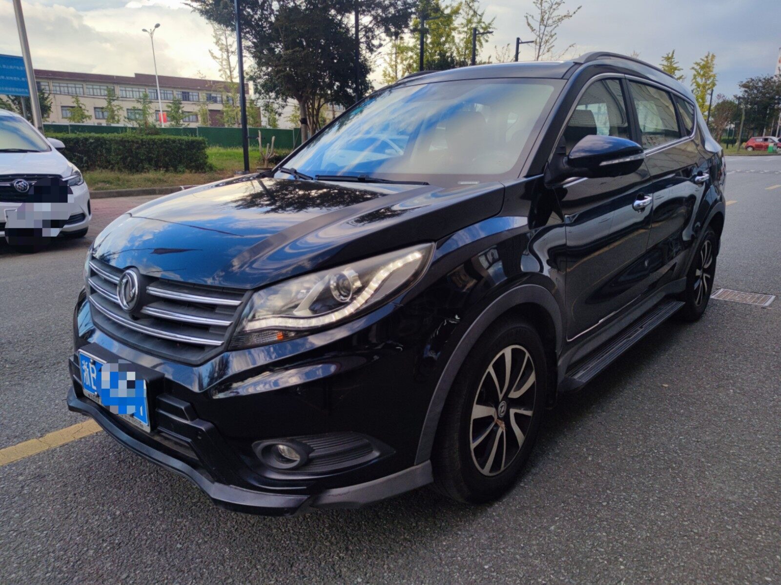 车辆图片代友出18年差几天东风风光580 1.5手动豪华7座,实表4