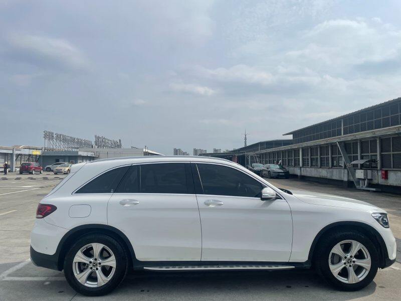 奔驰glc级2020款奔驰glc260l4matic动感型