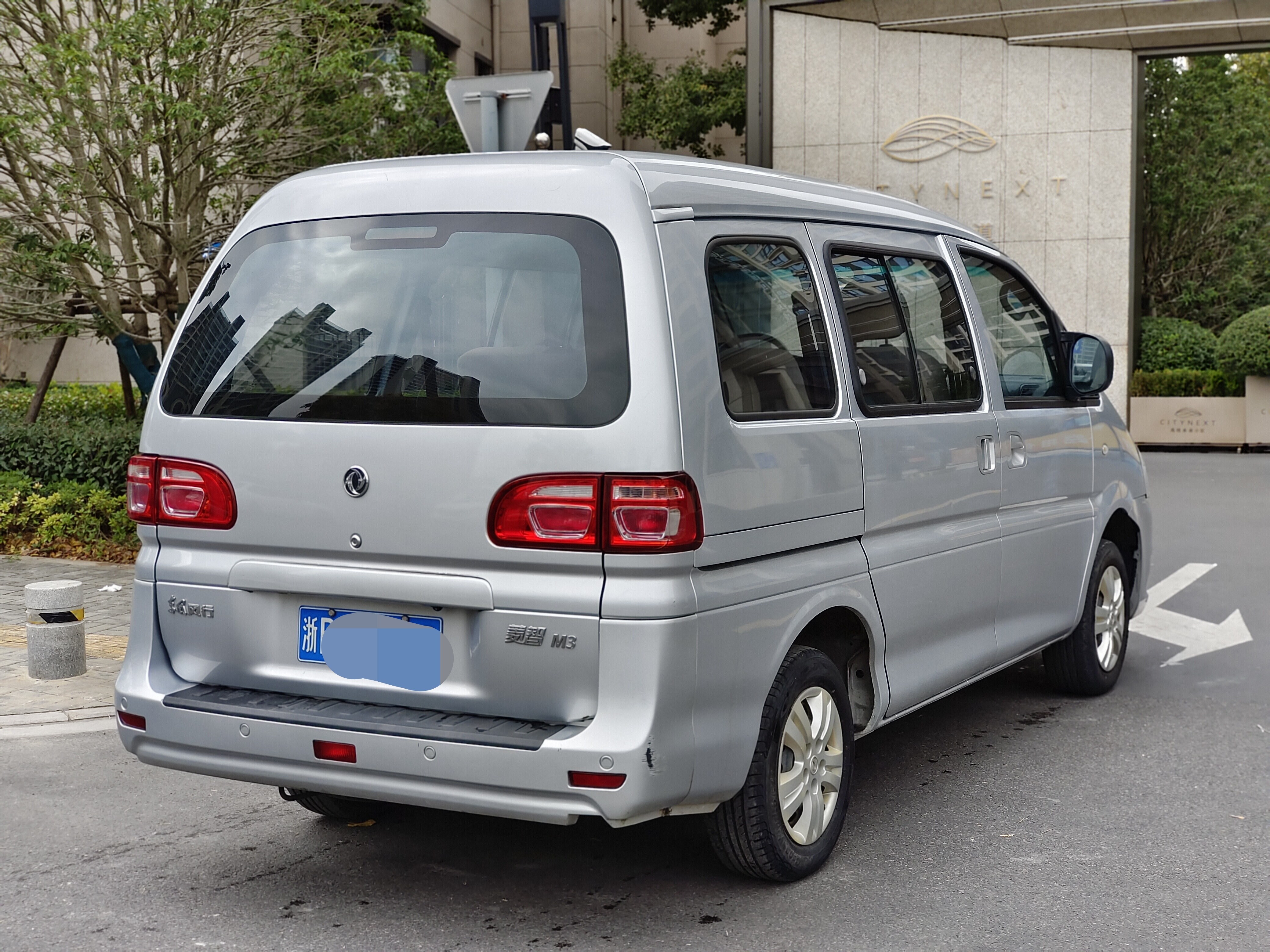 东风风行菱智m3五座